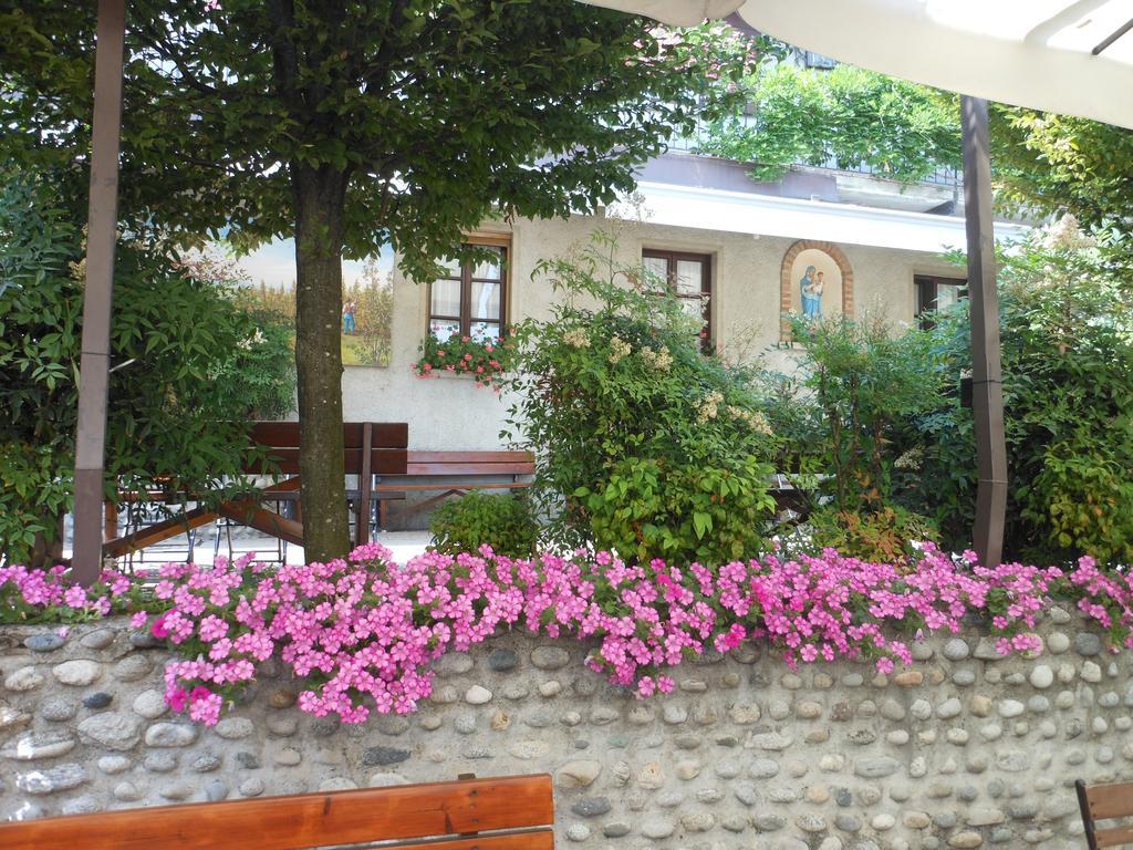 Agriturismo Cassinazza Orsenigo エクステリア 写真