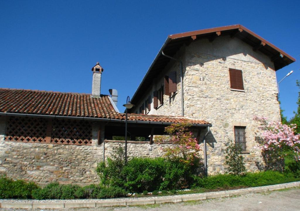 Agriturismo Cassinazza Orsenigo エクステリア 写真